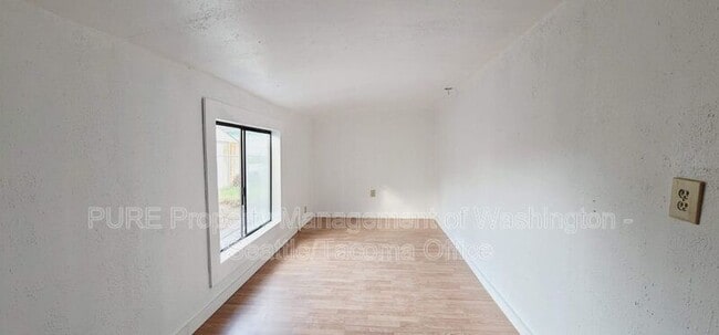 Building Photo - 5621 N 44th St