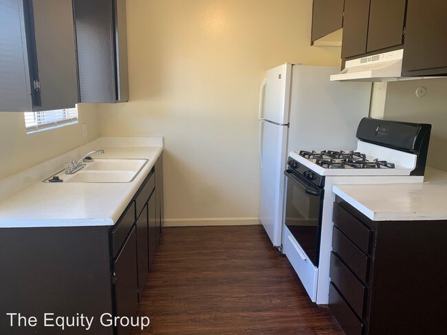 Building Photo - 615 S Demaree St