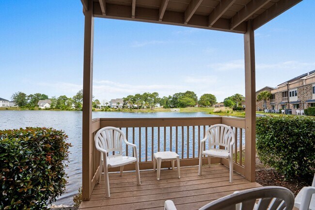 Building Photo - Seasonal Rental Available Now-3/31/26-Wifi/Cable/Electric Included