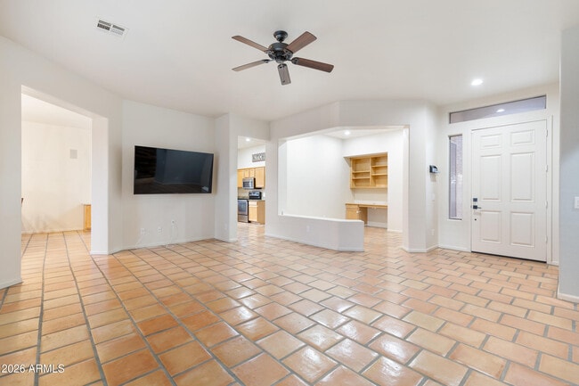 Building Photo - 2320 S Sorrelle