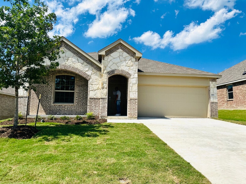 Primary Photo - 3012 Chinkapin Ln