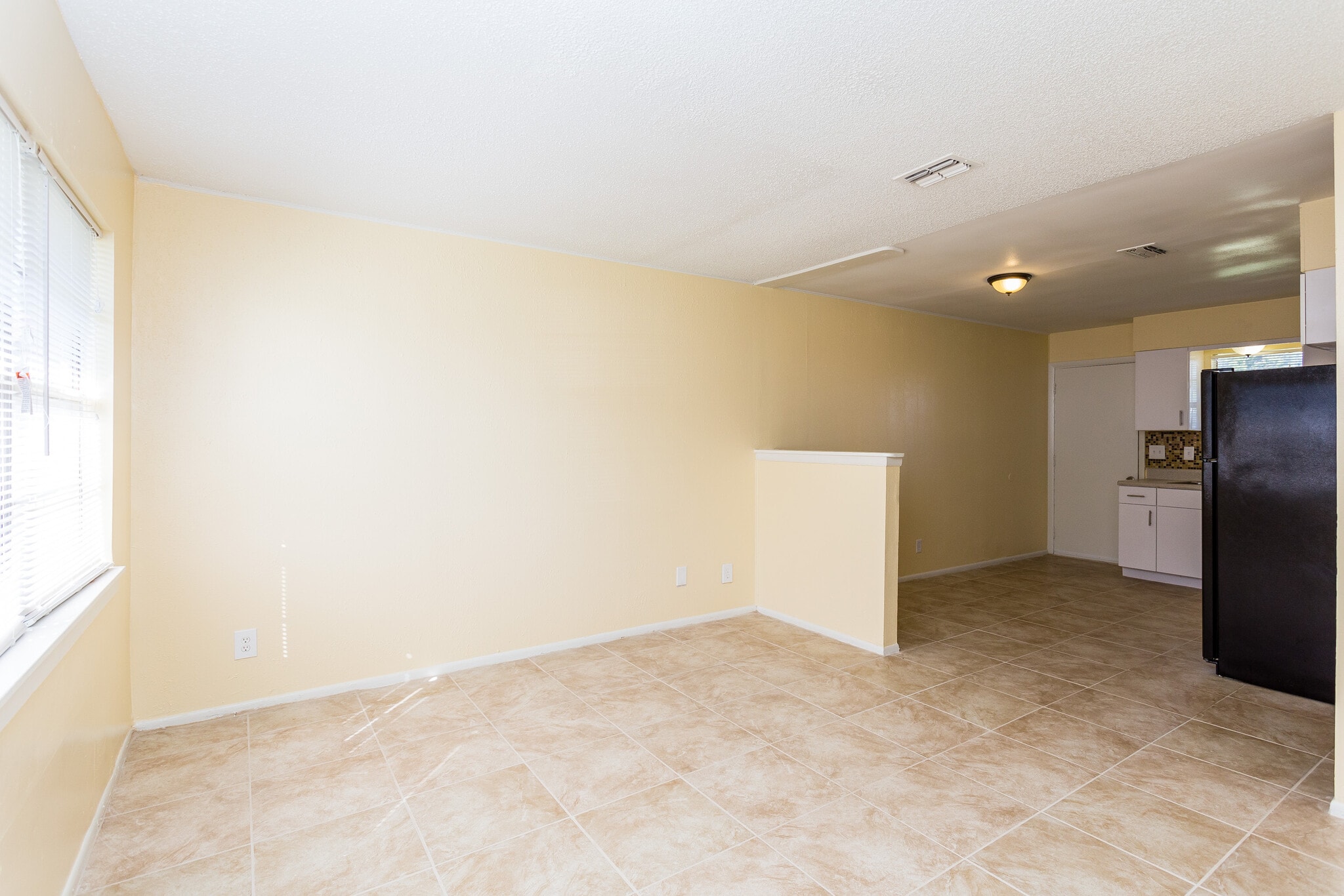 Building Photo - 2239 Bryan St