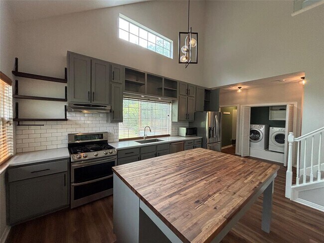 Building Photo - 3100 Prado St