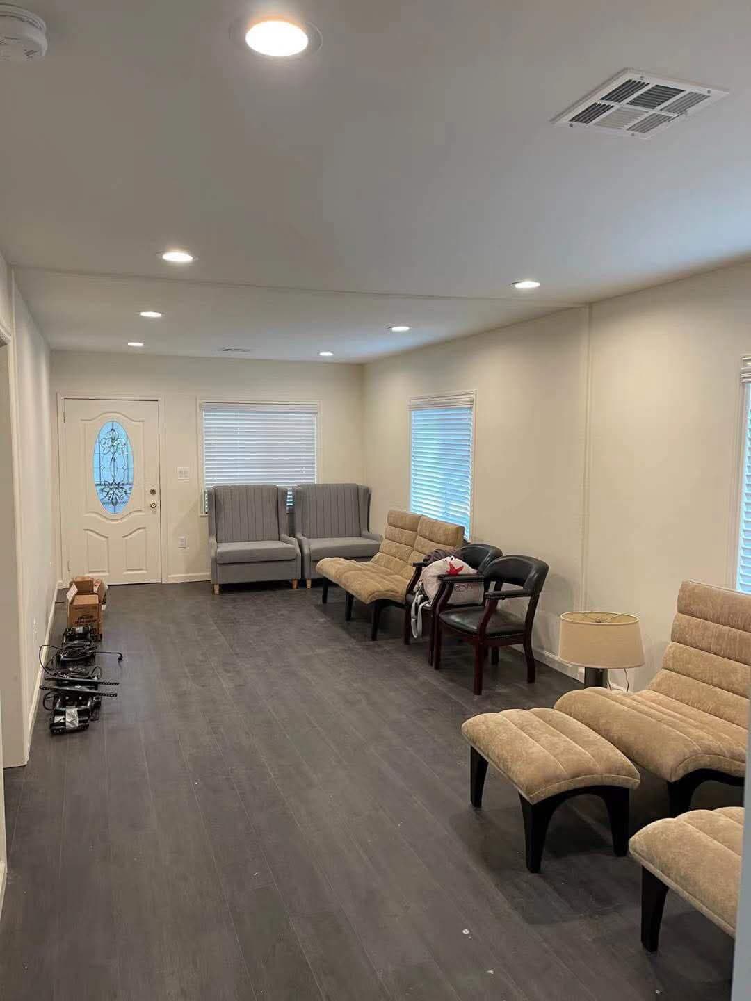 living room / front door - 1011 E 67th St