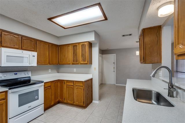 Building Photo - 824 Simon Dr