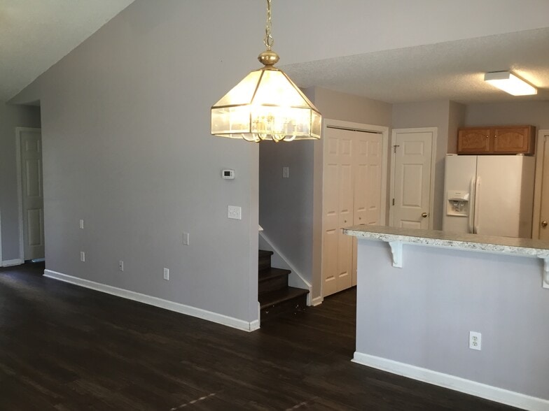 Building Photo - 38 Sandy Pointe Dr