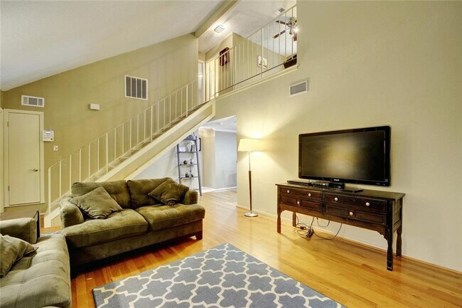 Building Photo - 8203 Beaver Brook Ln