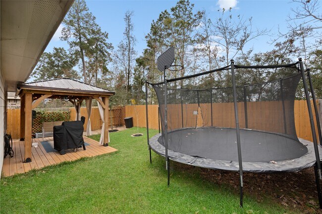 Building Photo - 10417 Pineland Dr