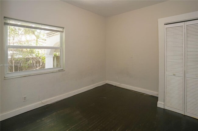 Building Photo - 2280 SW 16th Ct