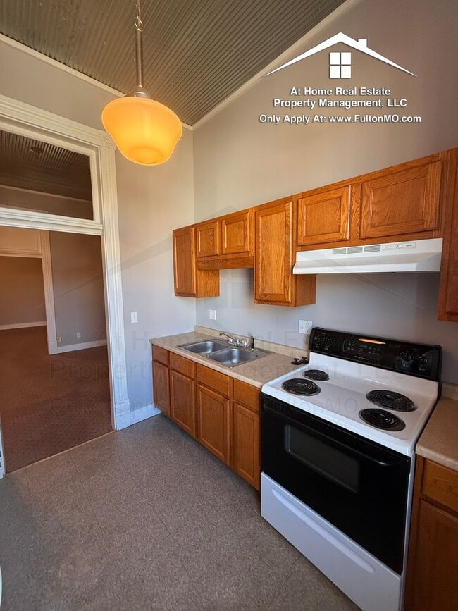 Building Photo - 504 Nichols St