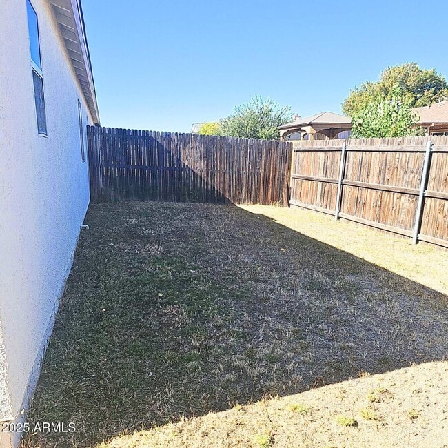 Building Photo - 7060 E Burro Ln
