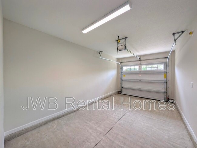 Building Photo - 9027 Cocoa Ave