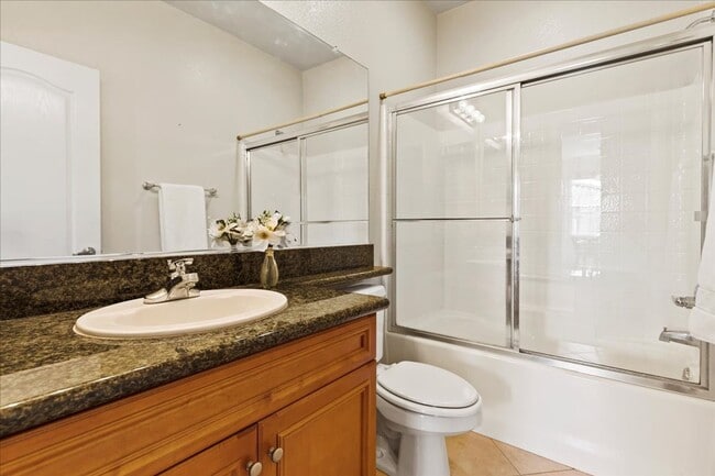 Building Photo - $3,456 - 2 Bed / 2 Bath Stunning Corner Un...