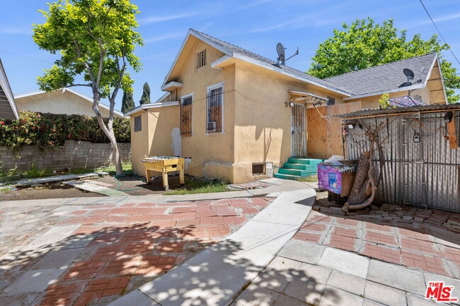 Building Photo - 1342 Mohawk St