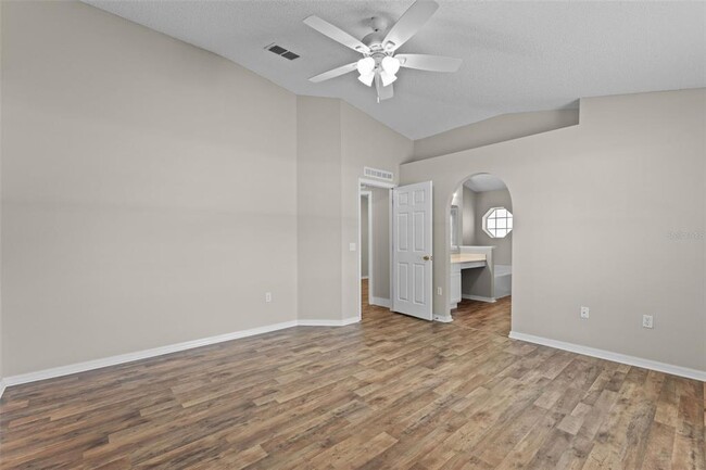 Building Photo - 16316 Meredrew Ln