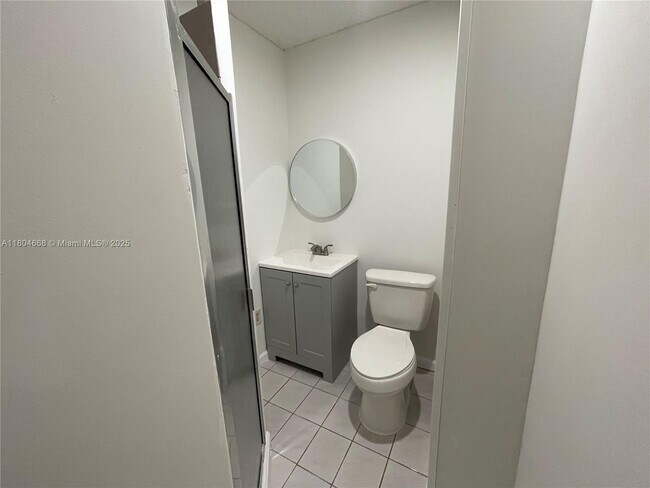 Building Photo - 3301 SW 114th Ct