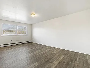 Building Photo - 921 W Spencer St