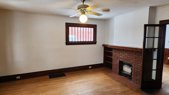 Building Photo - Four Bedroom Single Family Home in Bradford PA! Off Street Parking!