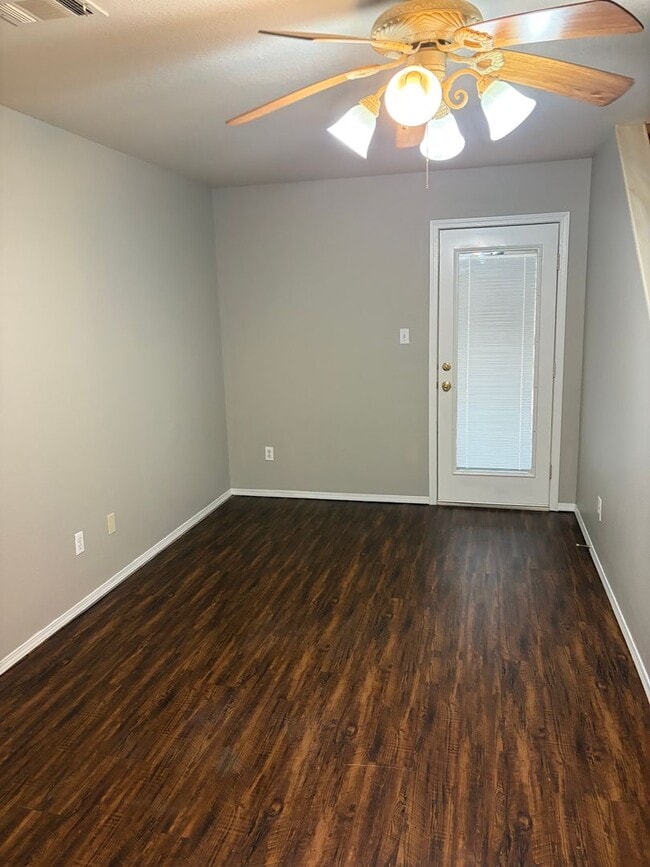 Building Photo - 1125 Grinnel Cir