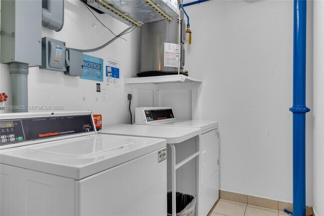 Building Photo - 2201 S Ocean Dr