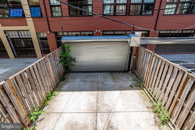 Building Photo - 1320 W St