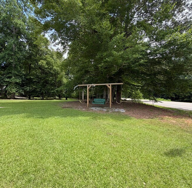 Building Photo - 5126 Hickory Grove Rd