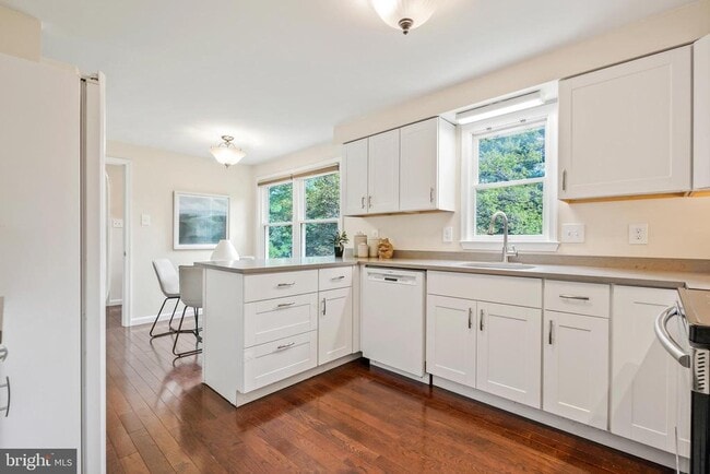 Building Photo - 1626 Maydale Dr