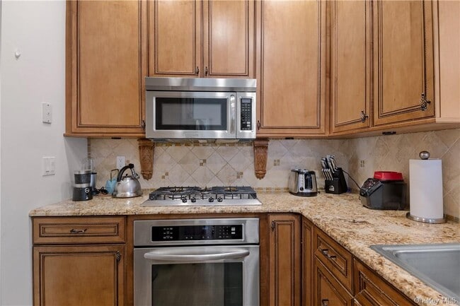 Building Photo - 46 Morgan St