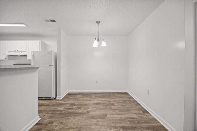 Building Photo - Hodges Creek Apartments