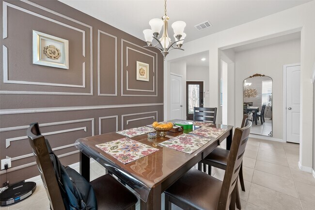 Building Photo - 6215 Prince Pl Dr