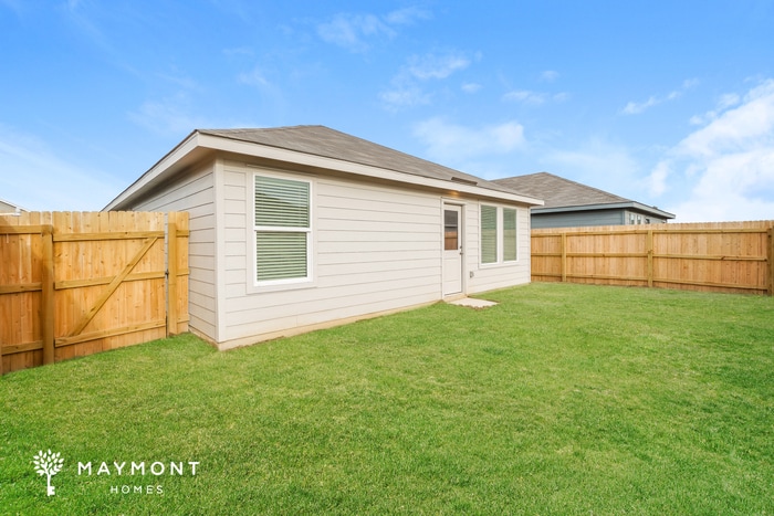 Building Photo - 2424 Shady Grv