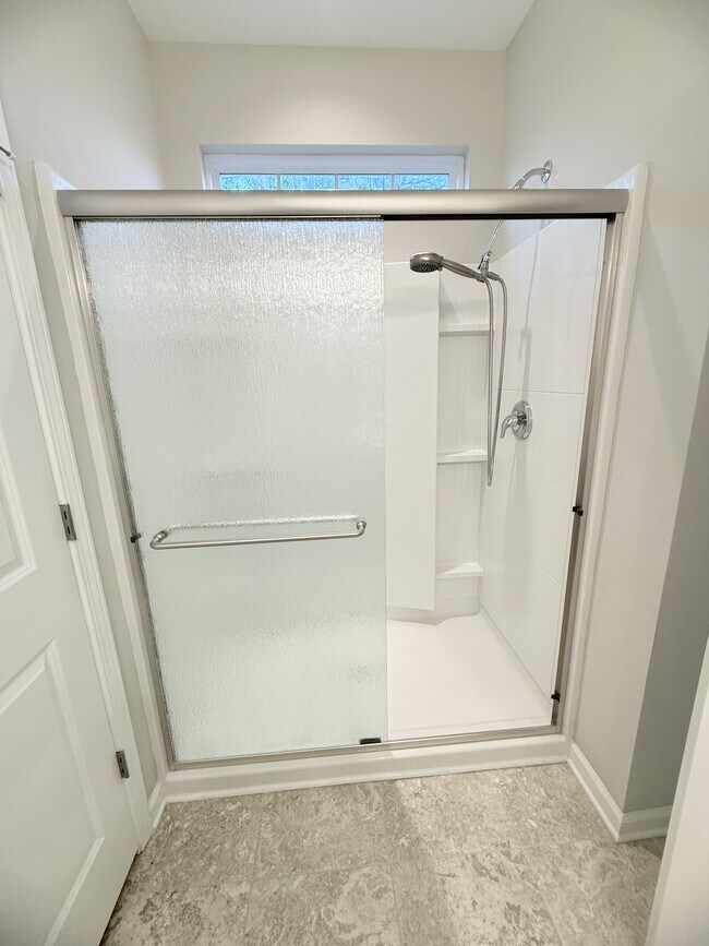 Building Photo - 220 Machrie Lp