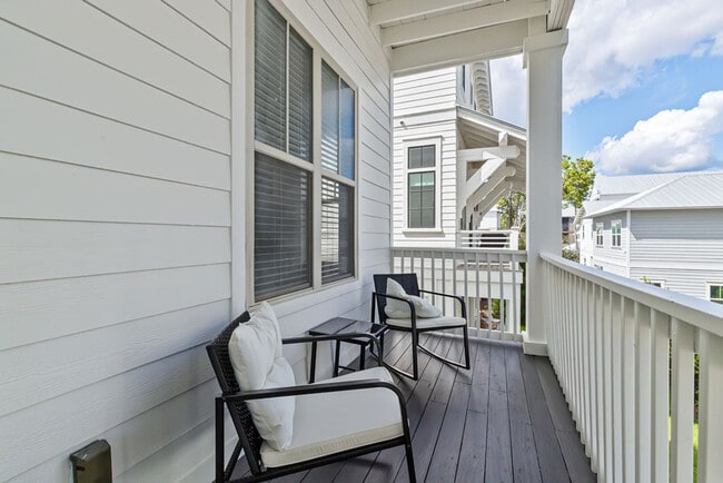 Building Photo - 337 Grande Pointe Cir