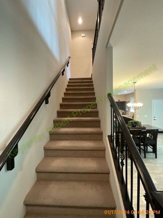Building Photo - 3 bed/2.5 bath Condo in Gilbert’s Lofts in...