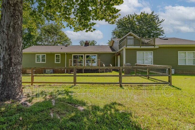 Building Photo - 106 Steeplechase Ct
