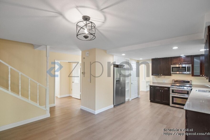 Building Photo - 15 Malibu Ct