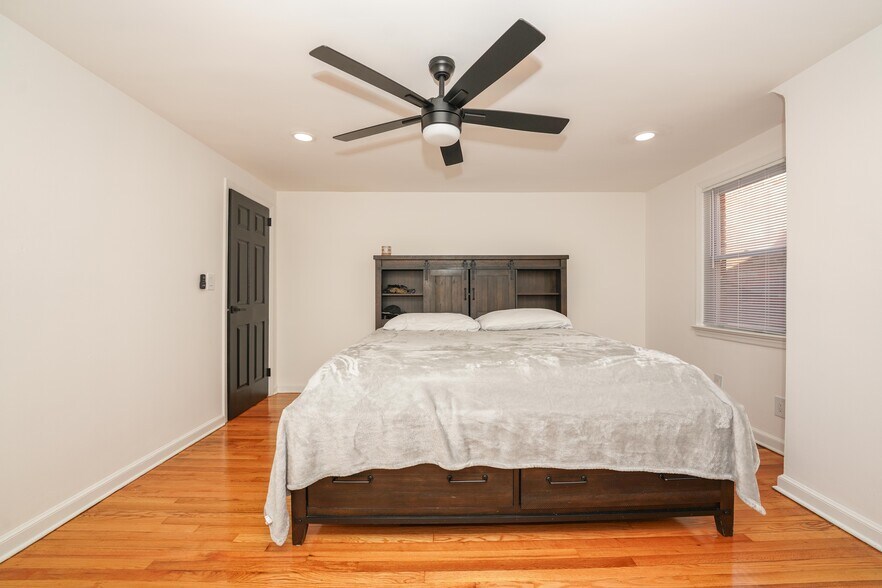 Building Photo - 332 MacArthur Ave