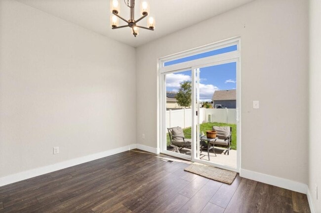 Building Photo - 3308 San Carlo Ave