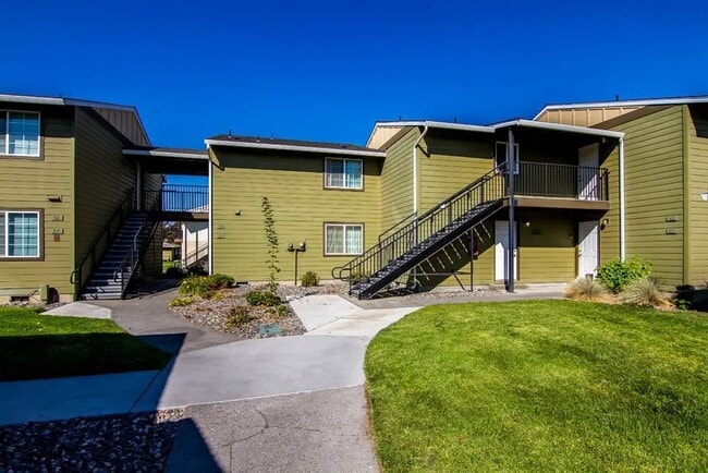 Building Photo - 405 SW 11th St