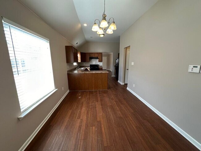 Building Photo - 1311 Crosstown Ct
