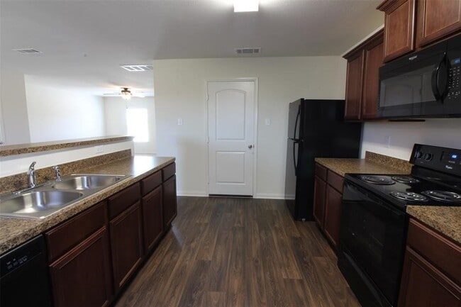 Building Photo - 8202 Sandy Sea Rd