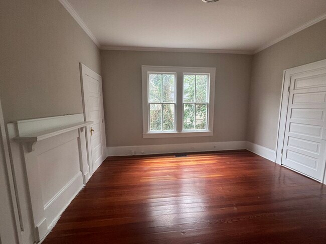 Building Photo - 363 Ebenezer Ave