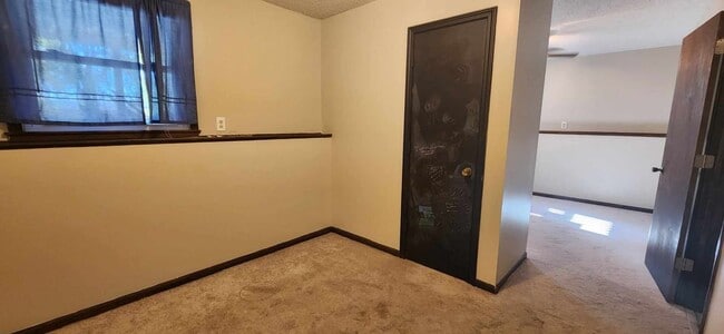 Building Photo - Spacious Home for Rent!