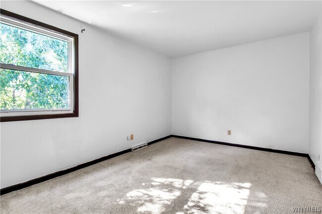 Building Photo - 247 Glenhaven Dr