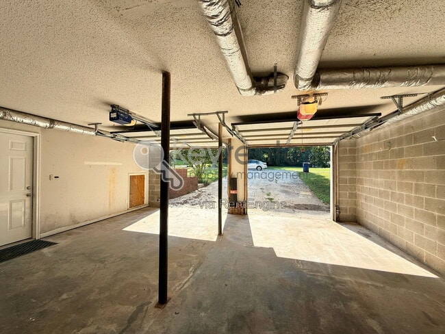 Building Photo - 5515 Misty Valley Dr