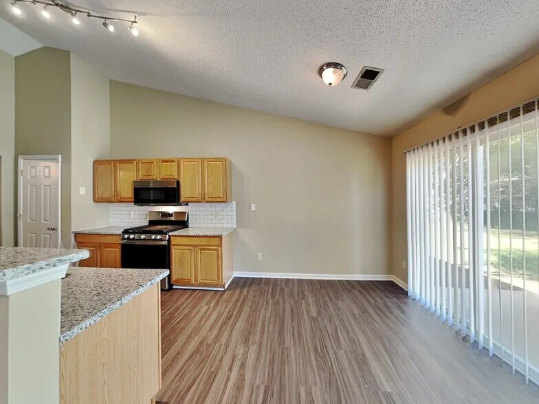 Building Photo - 5150 Avening Ct