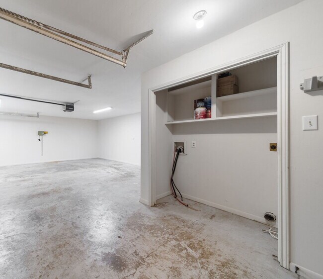 Building Photo - Experience the Golf Course Lifestyle in Panorama Village Enjoy the best of community living in th...