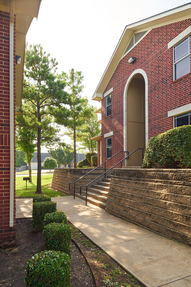 Primary Photo - Dillon Park Student Apartments