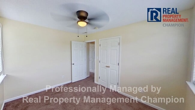 Building Photo - Charming 4 BD/2.5 BA with Wrap Around Porc...