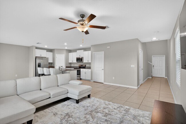 Building Photo - 4BR For Rent - Riverview